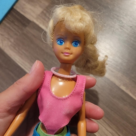 Vintage 1987 Mattel Barbie Doll - Picture 4 of 4